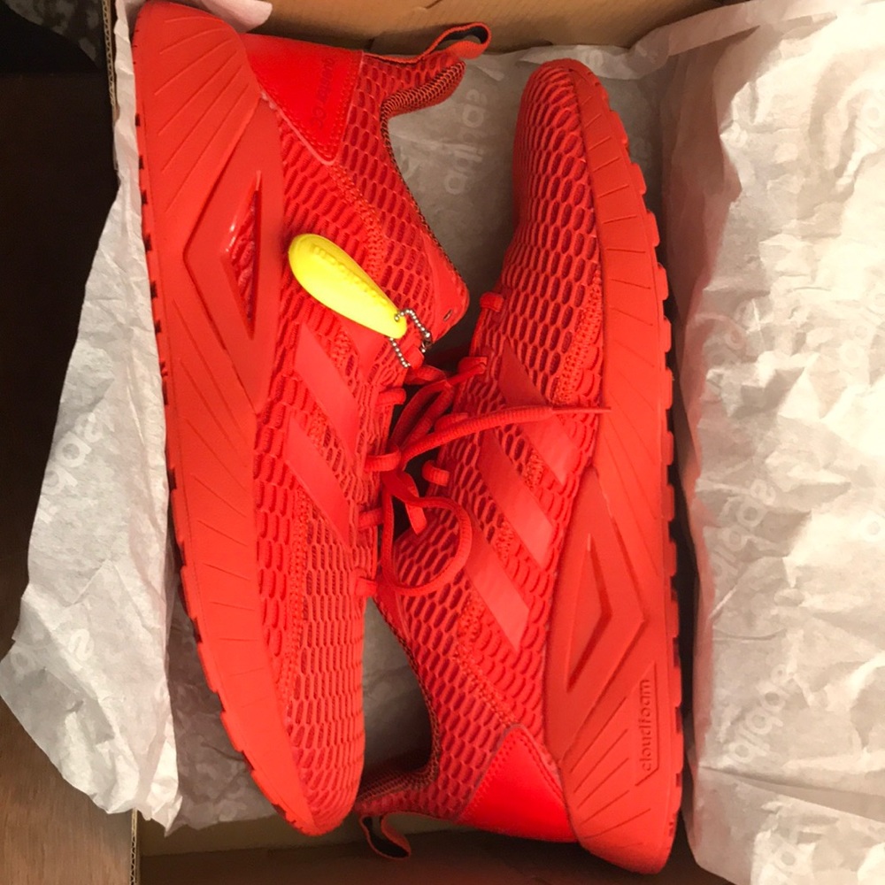 Adidas Questar CC size 9 1/2 condition: NIB